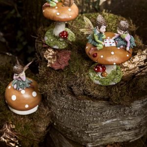 Decoratiune Girl and Bunny sub Ciuperca 14.5x12.5x15 cm Polirasina Multicolor Decoris - imagine 2